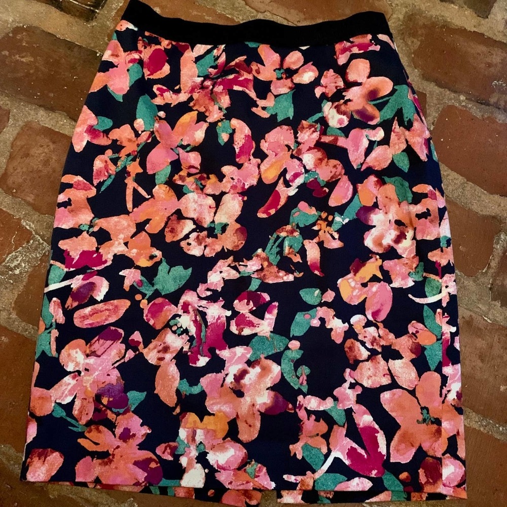 WOMENS Ann Taylor Navy Floral Pencil Skirt SIZE 0